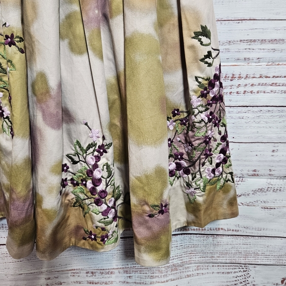 Floreat embroidered pleated dress - Picture 13 of 15